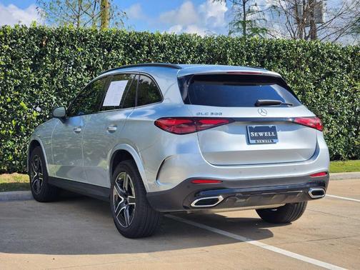 2026 Mercedes-Benz GLC 300 Base