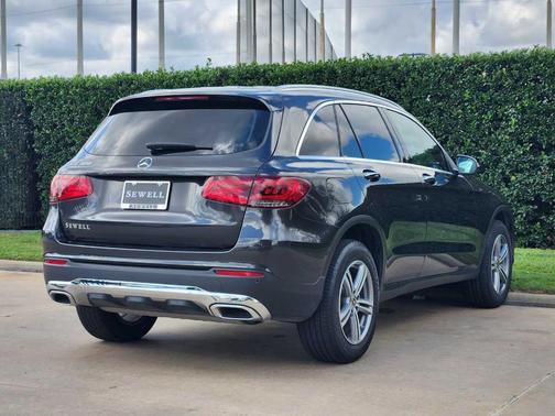 Graphite Gray Metallic 2021 Mercedes-Benz GLC 300 Base