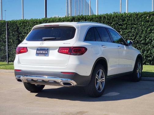 Polar White 2022 Mercedes-Benz GLC 300 Base 4MATIC