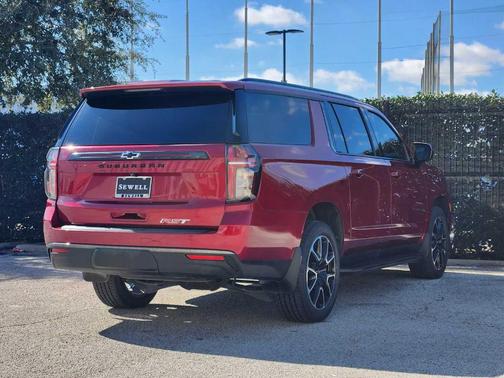2021 Chevrolet Suburban RST