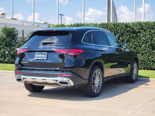 2025 Mercedes-Benz GLC 300 Base