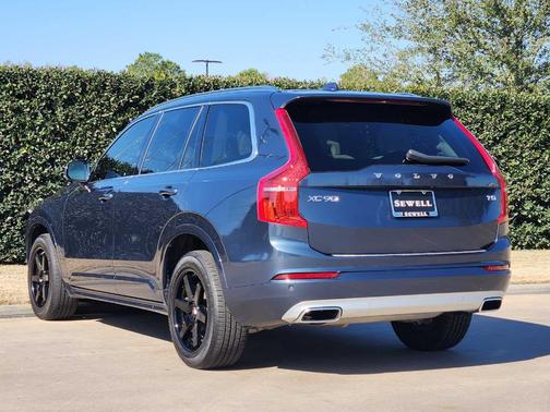 2021 Volvo XC90 T5 Momentum 7 Passenger