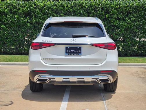 2025 Mercedes-Benz GLC 300 Base