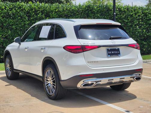 2025 Mercedes-Benz GLC 300 Base