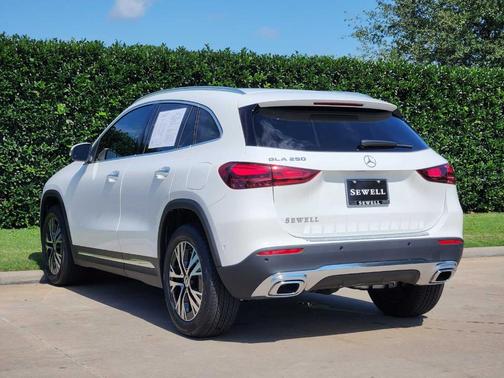 Polar White 2026 Mercedes-Benz GLA 250 Base