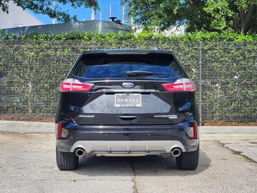 Agate Black 2020 Ford Edge Titanium