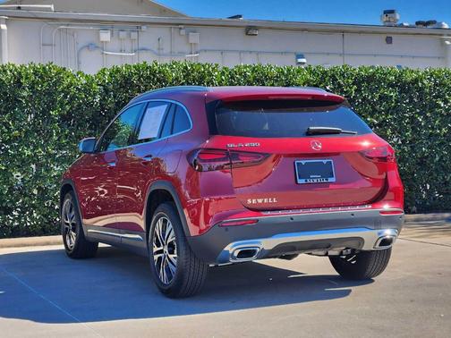 2025 Mercedes-Benz GLA 250 Base