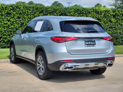 2025 Mercedes-Benz GLC 300 Base