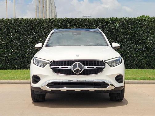 Polar White 2026 Mercedes-Benz GLC 300 Base