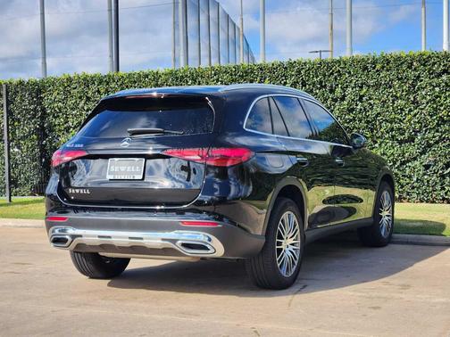 2026 Mercedes-Benz GLC 300 Base