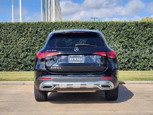 2026 Mercedes-Benz GLC 300 Base