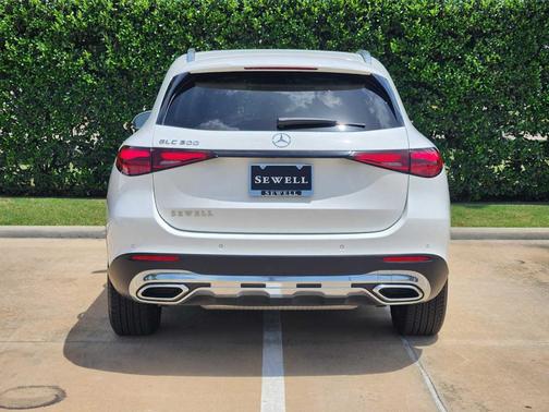 2025 Mercedes-Benz GLC 300 Base