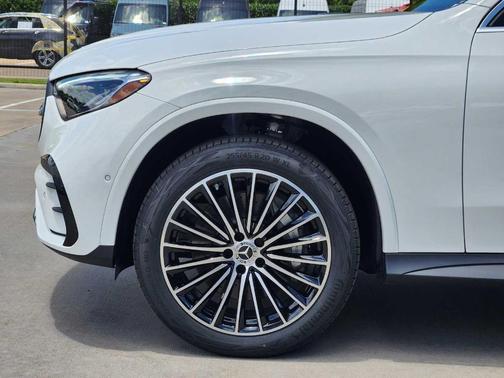 2025 Mercedes-Benz GLC 300 Base
