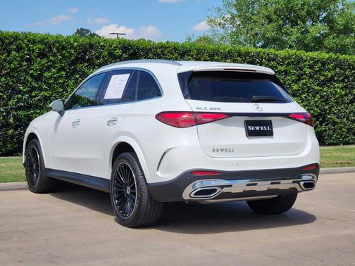 2023 Mercedes-Benz GLC 300 Base
