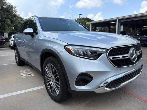 Cirrus Silver Metallic 2026 Mercedes-Benz GLC 300 Base