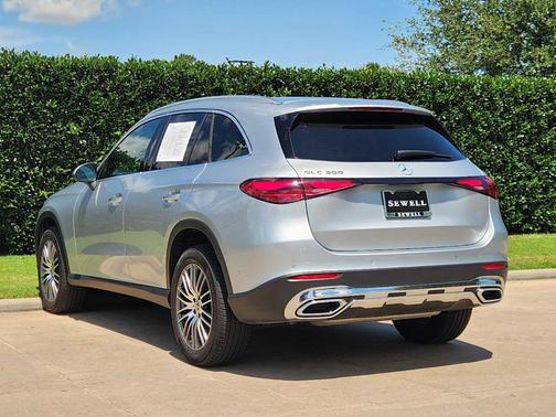 Cirrus Silver Metallic 2026 Mercedes-Benz GLC 300 Base