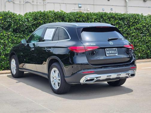 2025 Mercedes-Benz GLC 300 Base