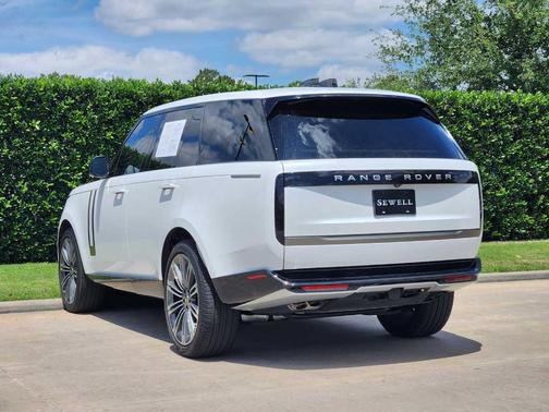 Ostuni Pearl White 2024 Land Rover Range Rover P530 SE
