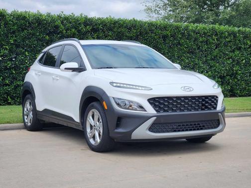 Lunar White 2023 Hyundai KONA SEL