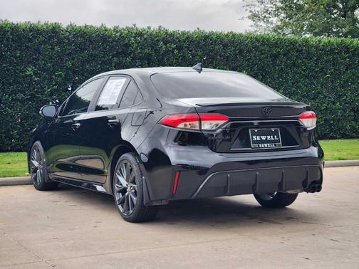 Midnight Black Metallic 2024 Toyota Corolla SE