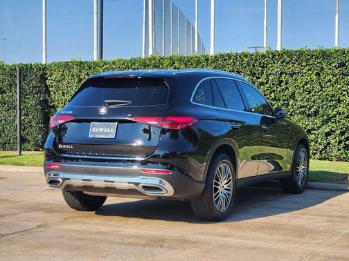 2025 Mercedes-Benz GLC 300 Base