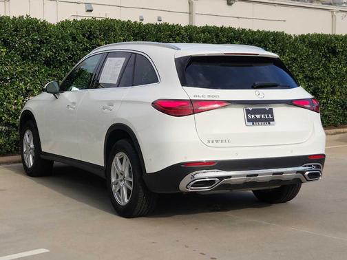 2025 Mercedes-Benz GLC 300 Base