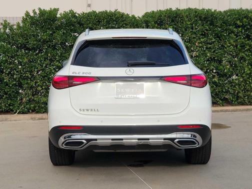 2025 Mercedes-Benz GLC 300 Base