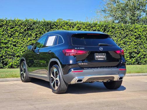 2025 Mercedes-Benz GLA 250 Base