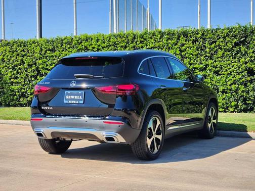 2025 Mercedes-Benz GLA 250 Base