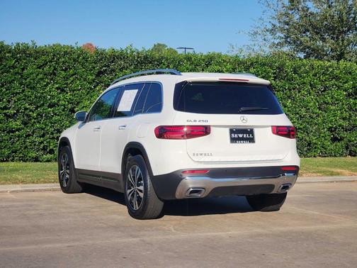 2025 Mercedes-Benz GLB 250 Base