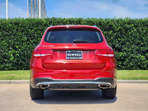 designo Cardinal Red Metallic 2016 Mercedes-Benz GLC-Class GLC 300