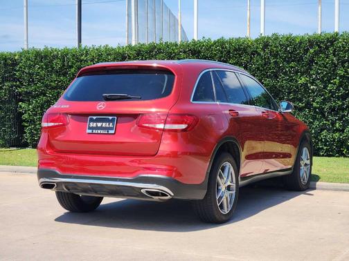 designo Cardinal Red Metallic 2016 Mercedes-Benz GLC-Class GLC 300