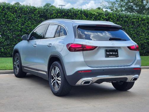 2025 Mercedes-Benz GLA 250 Base