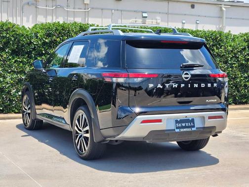 2024 Nissan Pathfinder Platinum