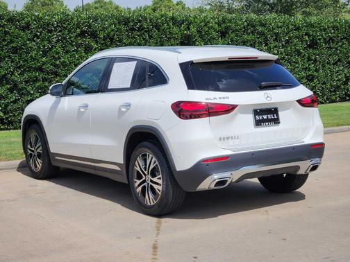 2025 Mercedes-Benz GLA 250 Base