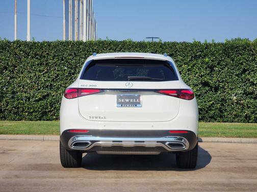 2025 Mercedes-Benz GLC 300 Base