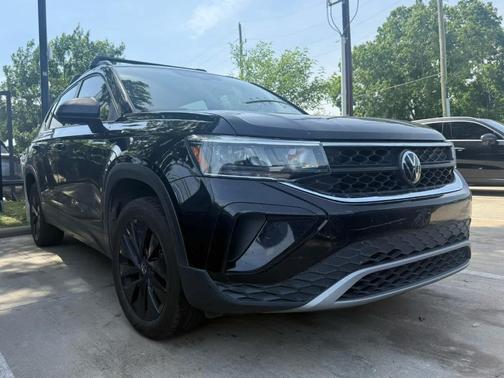 Deep Black Pearl Effect 2023 Volkswagen Taos 1.5T S