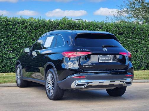 2025 Mercedes-Benz GLC 300 Base