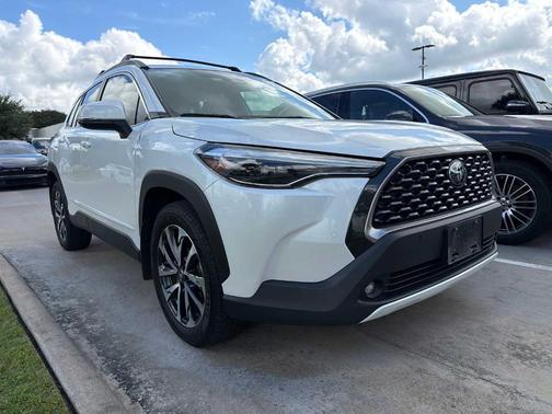 Wind Chill Pearl 2024 Toyota Corolla Cross XLE