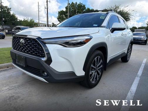 Wind Chill Pearl 2024 Toyota Corolla Cross XLE