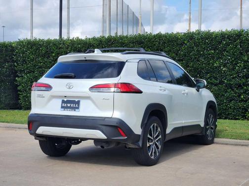 Wind Chill Pearl 2024 Toyota Corolla Cross XLE