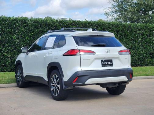Wind Chill Pearl 2024 Toyota Corolla Cross XLE