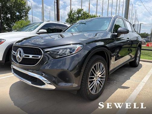 Graphite Gray Metallic 2026 Mercedes-Benz GLC 300 Base