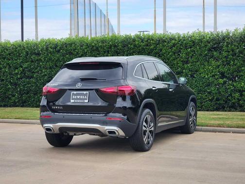 2025 Mercedes-Benz GLA 250 Base
