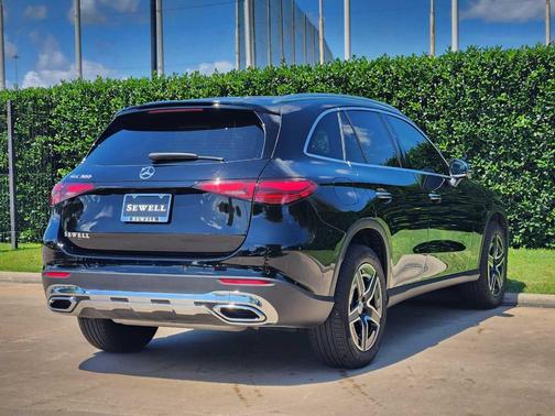 Black 2026 Mercedes-Benz GLC 300 Base