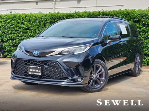 2021 Toyota Sienna XSE 7 Passenger