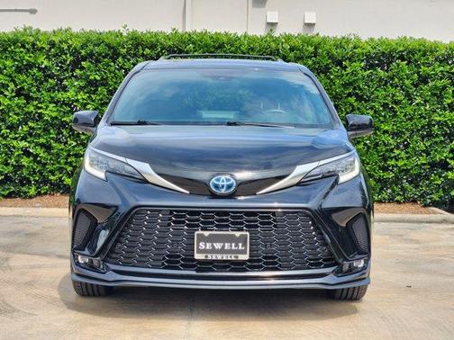 2021 Toyota Sienna XSE 7 Passenger
