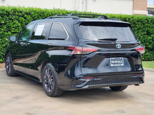 2021 Toyota Sienna XSE 7 Passenger