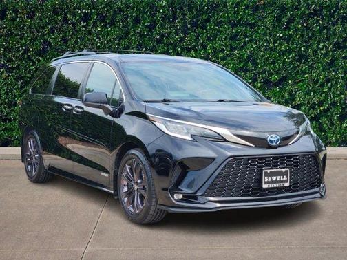 2021 Toyota Sienna XSE 7 Passenger