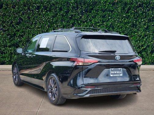 2021 Toyota Sienna XSE 7 Passenger